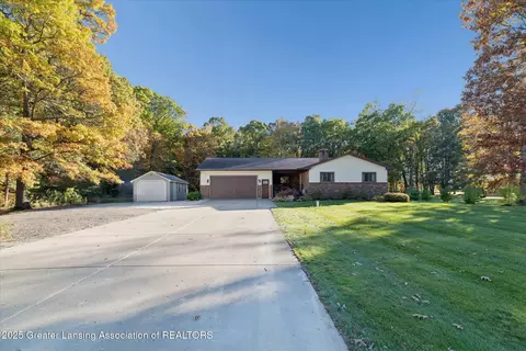 3006 E Stoll Rd, Lansing, MI 48906 photo 3