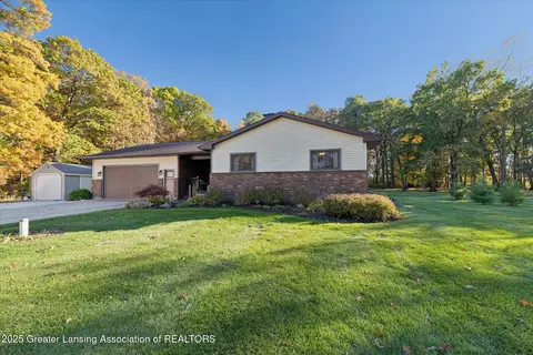 3006 E Stoll Rd, Lansing, MI 48906 photo 4