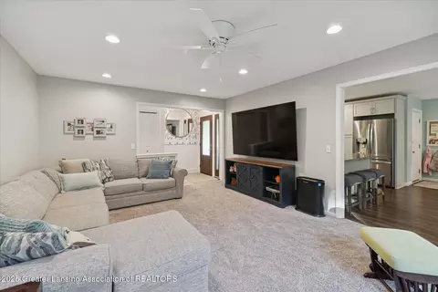 3006 E Stoll Rd, Lansing, MI 48906 photo 9