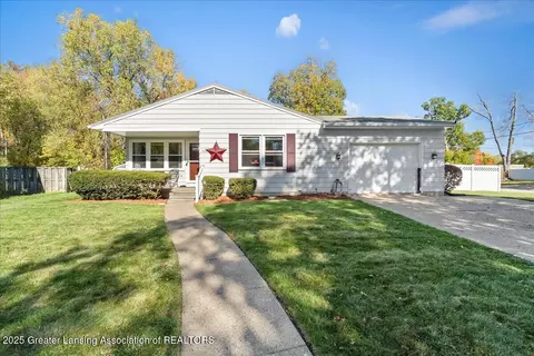 1324 N Briarfield Dr, Lansing, MI 48910