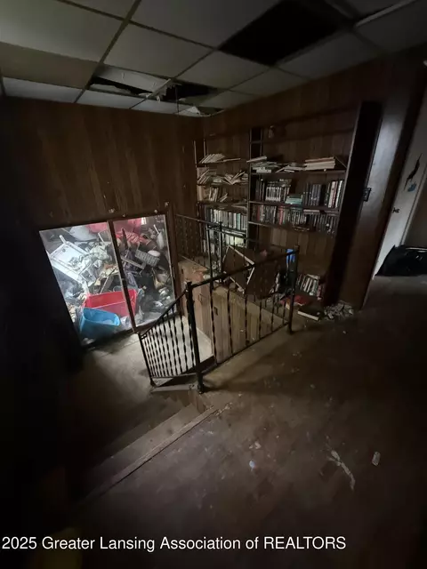 Entry Way - 113 E High St, Ovid, MI 48866 photo 1 of 2