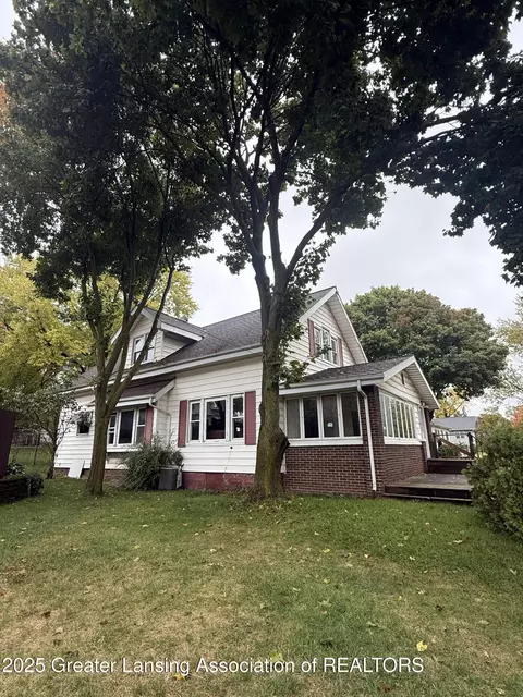 113 E High St, Ovid, MI 48866