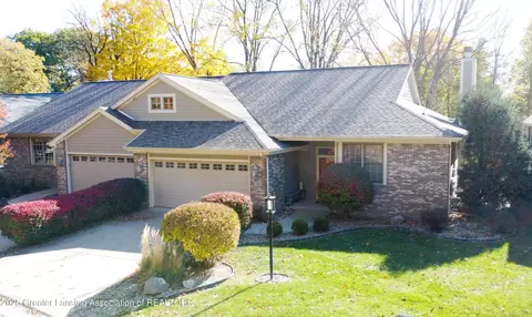 3421 Troon Cir, Lansing, MI 48911