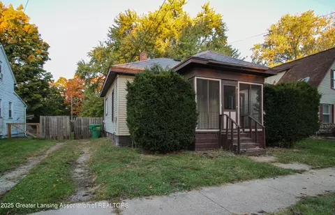 609 S Constantine St, Three Rivers, MI 49093