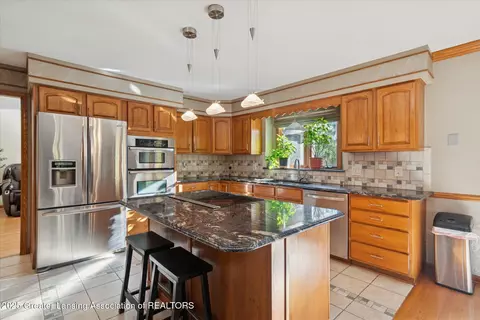 Kitchen - 2495 N Custer Rd, Monroe, MI 48162 photo 2 of 5