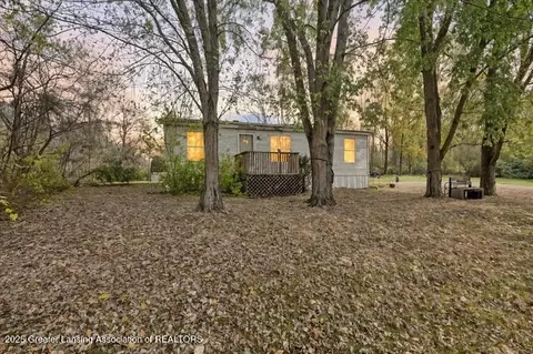 2555 Potter Rd, Leslie, MI 49251