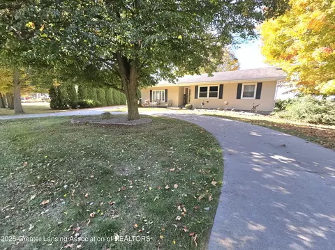 261 Mechanic St, Springport, MI 49284