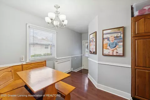 Entry Way - 4412 Devonshire Ave, Lansing, MI 48910 photo 2 of 2