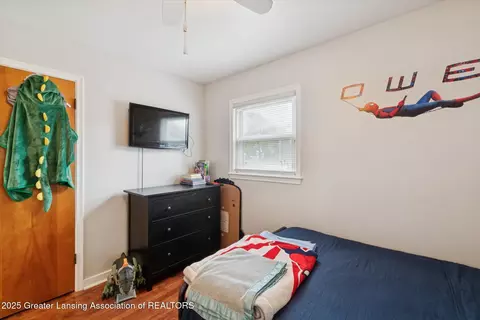 Bedroom - 4412 Devonshire Ave, Lansing, MI 48910 photo 4 of 9