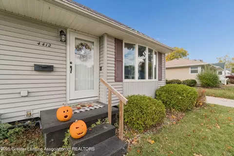 Exterior - 4412 Devonshire Ave, Lansing, MI 48910 photo 2 of 8