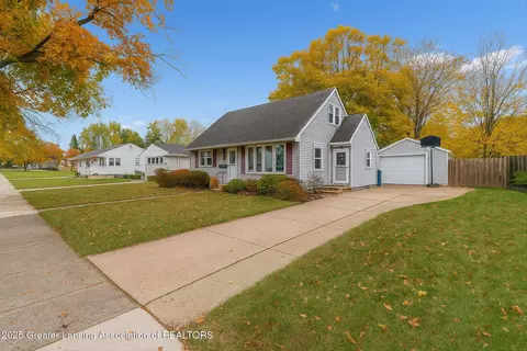 4412 Devonshire Ave, Lansing, MI 48910