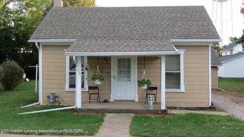 129 W Pearl St, Ovid, MI 48866