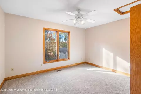 Bedroom - 1155 W Maple Rapids Rd, Saint Johns, MI 48879 photo 4 of 9