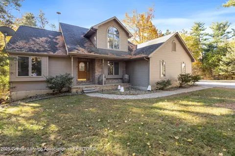 1155 W Maple Rapids Rd, Saint Johns, MI 48879