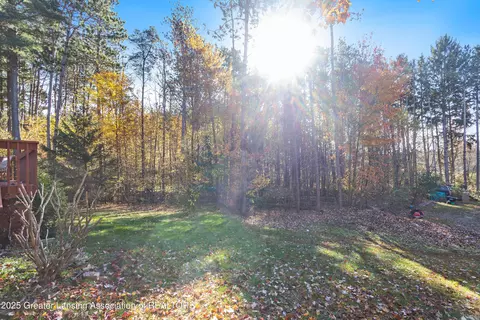 Exterior - 1155 W Maple Rapids Rd, Saint Johns, MI 48879 photo 5 of 9