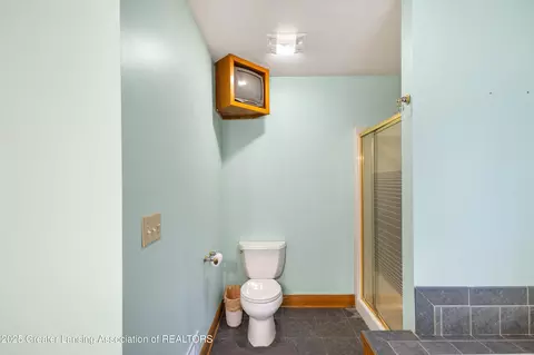 Bath - 1155 W Maple Rapids Rd, Saint Johns, MI 48879 photo 5 of 12