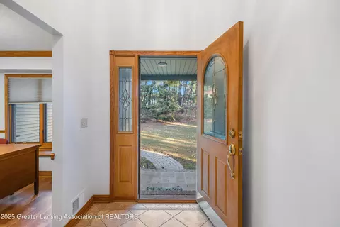 Entry Way - 1155 W Maple Rapids Rd, Saint Johns, MI 48879 photo 1 of 10