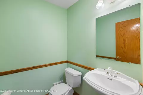 Bath - 1155 W Maple Rapids Rd, Saint Johns, MI 48879 photo 2 of 12