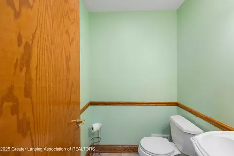 Bath - 1155 W Maple Rapids Rd, Saint Johns, MI 48879 photo 1 of 12