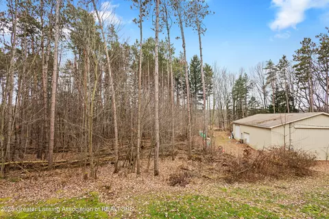 Exterior - 1155 W Maple Rapids Rd, Saint Johns, MI 48879 photo 9 of 9