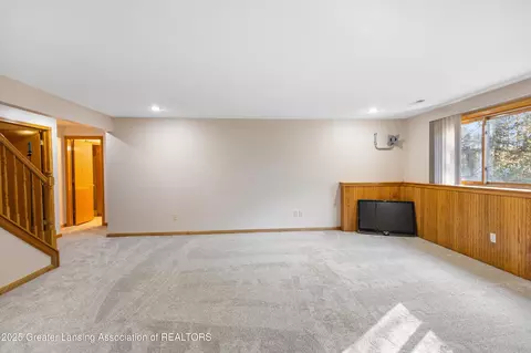 Living - 1155 W Maple Rapids Rd, Saint Johns, MI 48879 photo 6 of 7