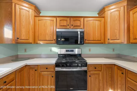 Kitchen - 1155 W Maple Rapids Rd, Saint Johns, MI 48879 photo 4 of 4