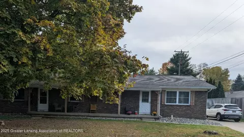 5716-5718 Ridgeway Dr, Haslett, MI 48840