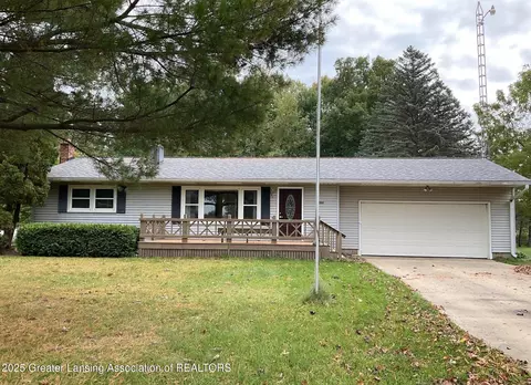 12333 Brown Rd, Eaton Rapids, MI 48827