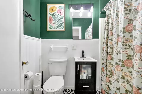 Bath - 317 Elm St, Mason, MI 48854 photo 1 of 2