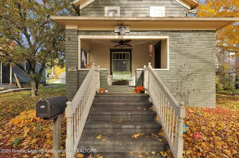 Exterior - 317 Elm St, Mason, MI 48854 photo 2 of 9