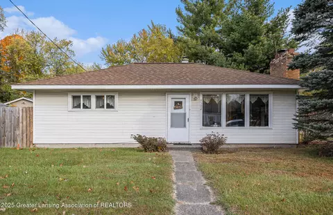 4592 Holt Rd, Holt, MI 48842