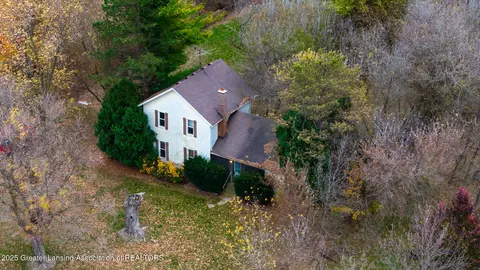 7667 Layton Rd, Fowlerville, MI 48836