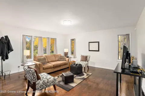 3005 N Cedar St, Lansing, MI 48906 photo 5