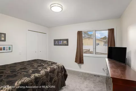 3005 N Cedar St, Lansing, MI 48906 photo 9
