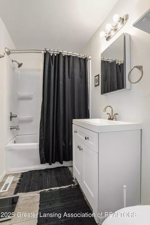 3005 N Cedar St, Lansing, MI 48906 photo 12