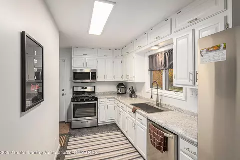 3005 N Cedar St, Lansing, MI 48906 photo 7