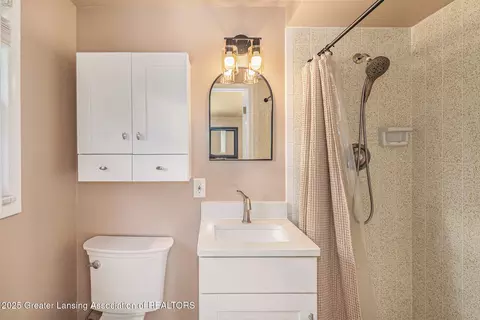 Bath - 168 Keddle Rd, Howell, MI 48843 photo 2 of 3