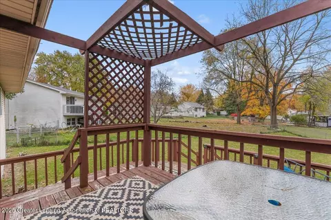 Exterior - 1511 Waxwing Dr, Dewitt, MI 48820 photo 3 of 8