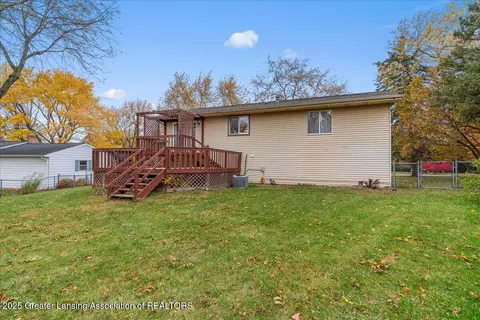 Exterior - 1511 Waxwing Dr, Dewitt, MI 48820 photo 7 of 8