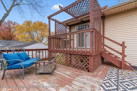 Exterior - 1511 Waxwing Dr, Dewitt, MI 48820 photo 5 of 8