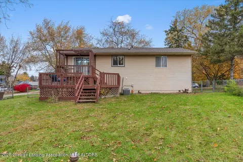 Exterior - 1511 Waxwing Dr, Dewitt, MI 48820 photo 6 of 8
