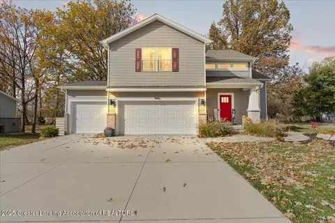 8585 Jacaranda Dr, Dimondale, MI 48821