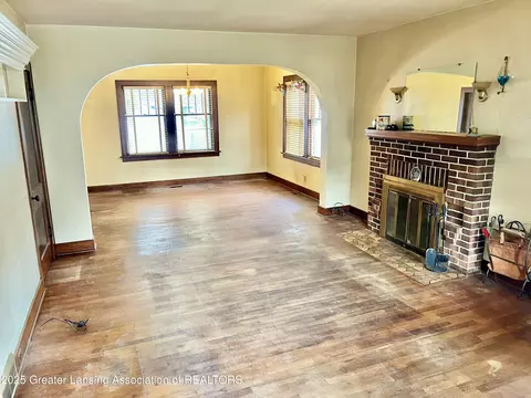 Living - 713 E Cavanaugh Rd, Lansing, MI 48910 photo 1 of 6