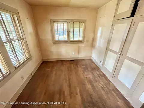 Bedroom - 713 E Cavanaugh Rd, Lansing, MI 48910 photo 1 of 4