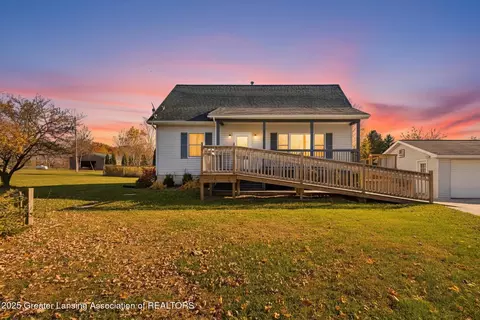 1325 S Watson Rd, Saint Johns, MI 48879