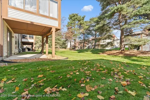 Exterior - 1120 Rolling Green Ln, Lansing, MI 48917 photo 4 of 6