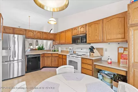 Kitchen - 1120 Rolling Green Ln, Lansing, MI 48917 photo 1 of 4