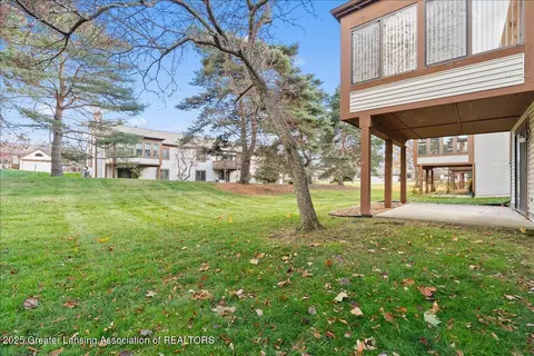 Exterior - 1120 Rolling Green Ln, Lansing, MI 48917 photo 5 of 6