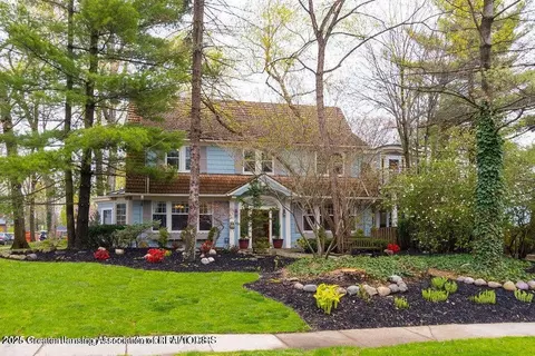 620 Ardson Rd, East Lansing, MI 48823
