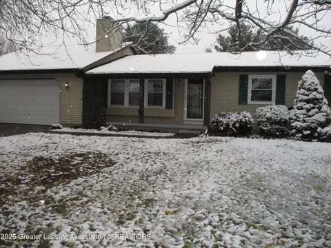 1243 Flanders Rd, Charlotte, MI 48813